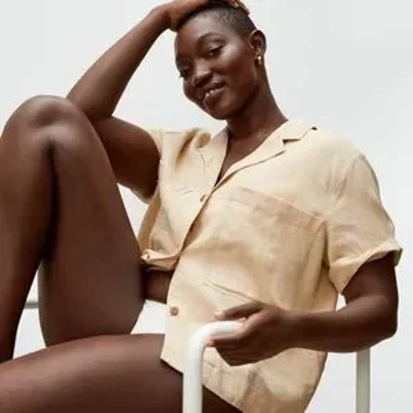 60% OFF Nwt Everlane The Linen Workwear Shirt Warm Khaki Small MSRP: $150 - Picture 4 of 4